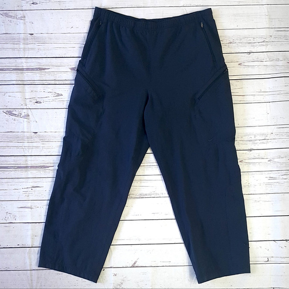 nike pants with side pockets